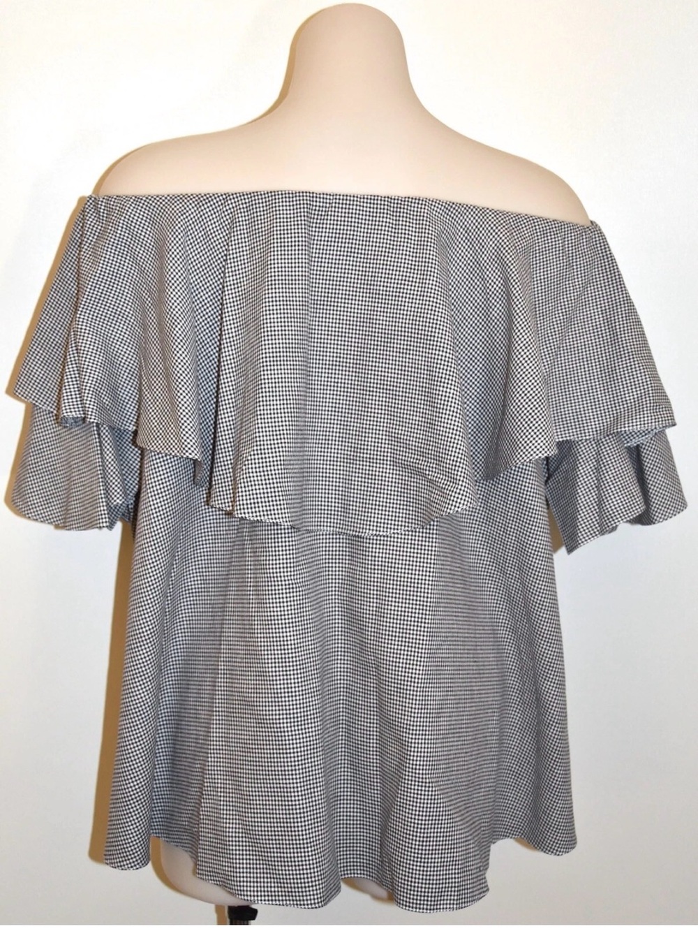 MLM Off-Shoulder Ruffle Top in Light Gray Micro-Check - Picture 4 of 8